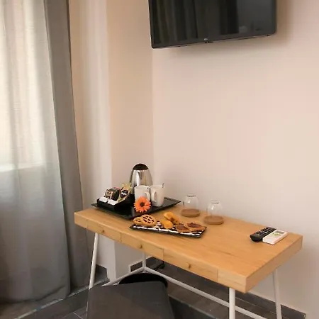 Palazziello Materdei 3* ナポリ